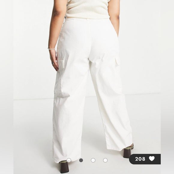 ASOS design curve oversized wide leg cargo pants in white - Picture 3 of 3